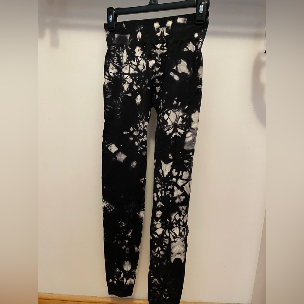 Tie-Dye B&W Leggings
